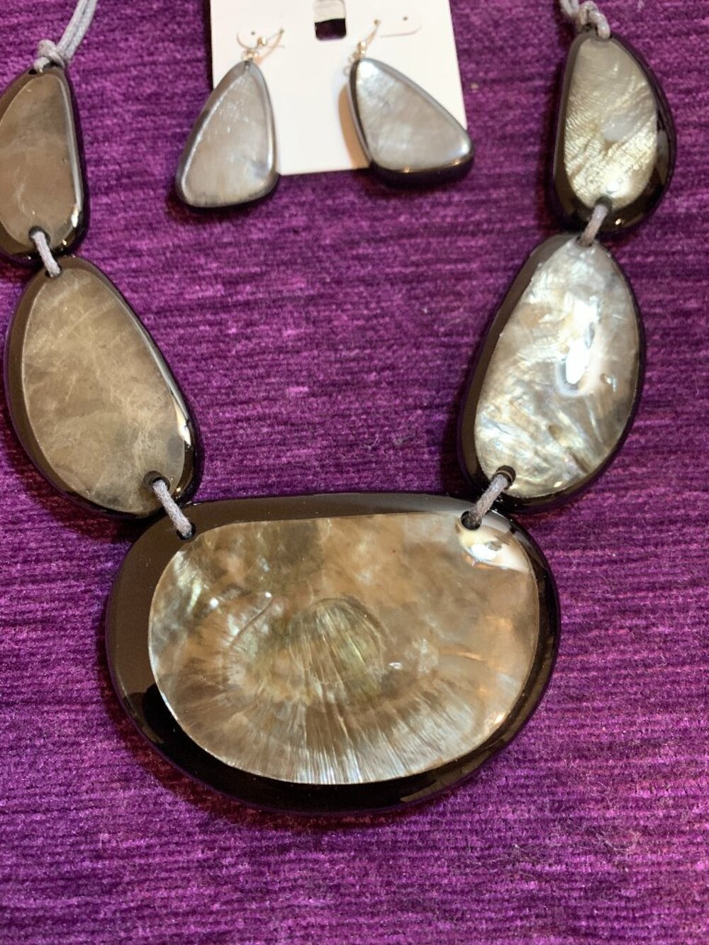 Large Teardrop Resin Disc Necklace and Earring Set